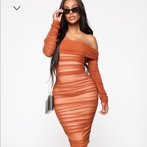 FASHION NOVA Ruched Midi Off-Shoulder Dress (M) NWOT